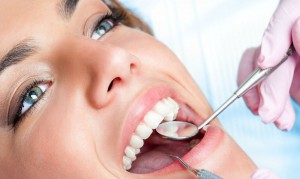 Проведение лечения зубов у гнатолога