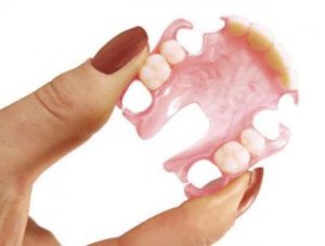 Съемное протезирование зубов (информационная статья)